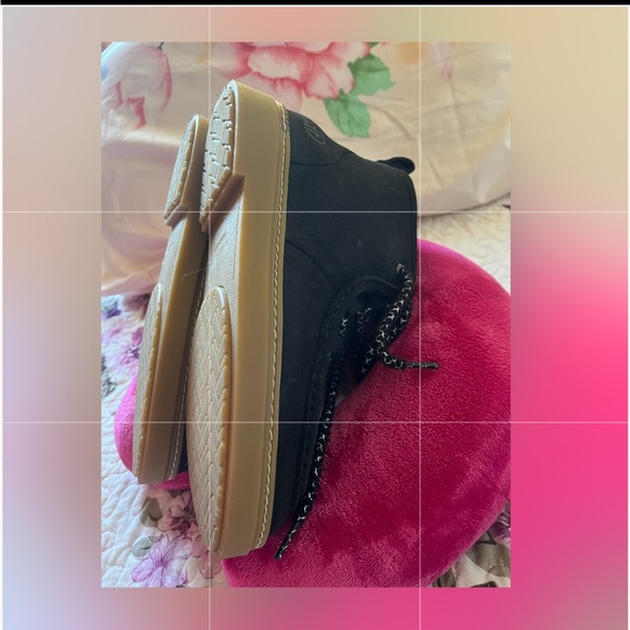 Boots - Picture 6 of 9